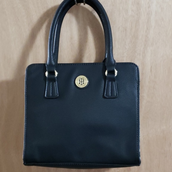 Tommy Hilfiger Handbags - 💕 SALE NEW black Tommy Hilfiger satchel